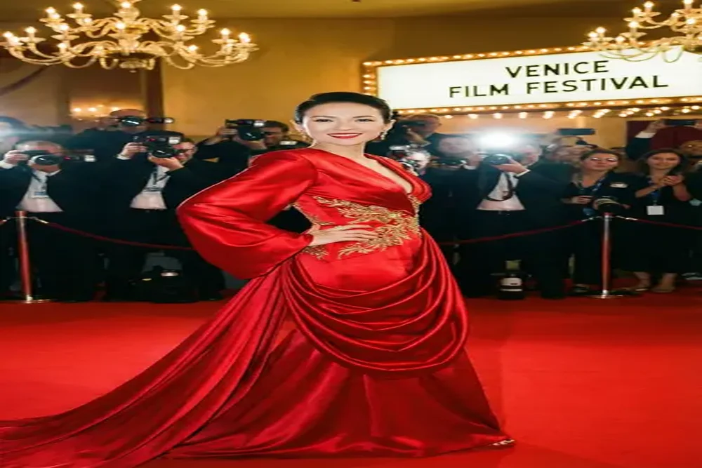 日本三级与国际知名女演员合作红毯照片